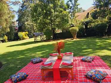 Naiposha Gardens picnic